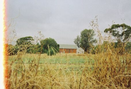 Sunburned Country - Cabin in the countryside